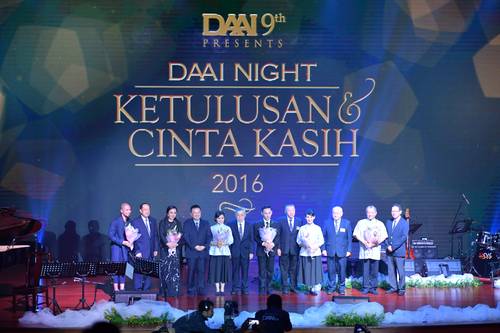 Acara DAAI Night ini juga dilakukan dalam memperingati 9 tahun kehadiran DAAI TV Indonesia di layar kaca, sekaligus bentuk apresiasi dan penghargaan kepada para pemirsa dan donatur DAAI TV di Indonesia.