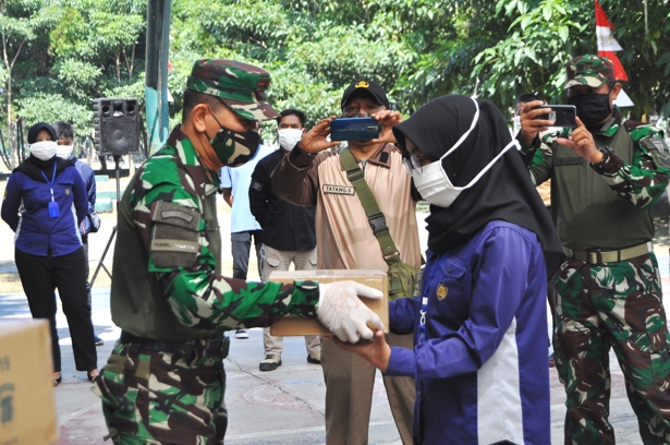 Tzu Chi Bandung Bersama Pusdiklatpassus Gelar Pembagian Paket Sembako Yayasan Buddha Tzu Chi Indonesia
