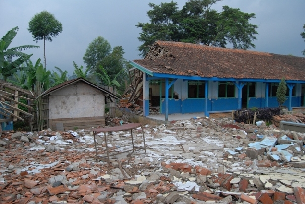 Bantuan Pembangunan Sekolah Yayasan Buddha Tzu Chi Indonesia