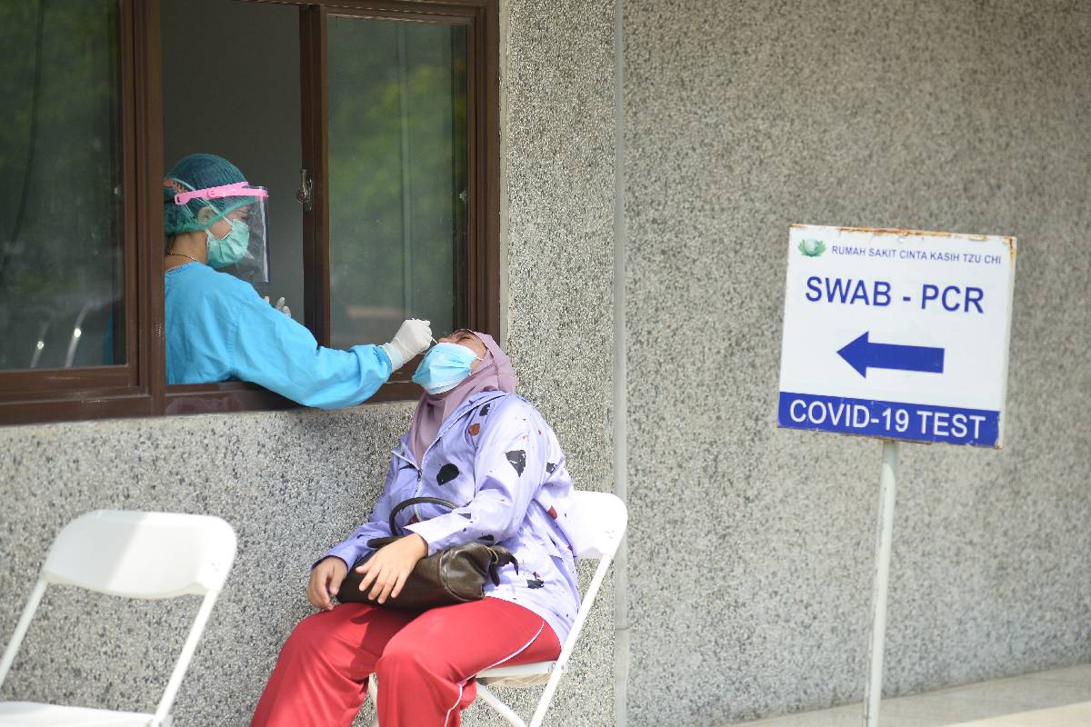 Tzu Chi Medical team strives to subdue the Pandemic  