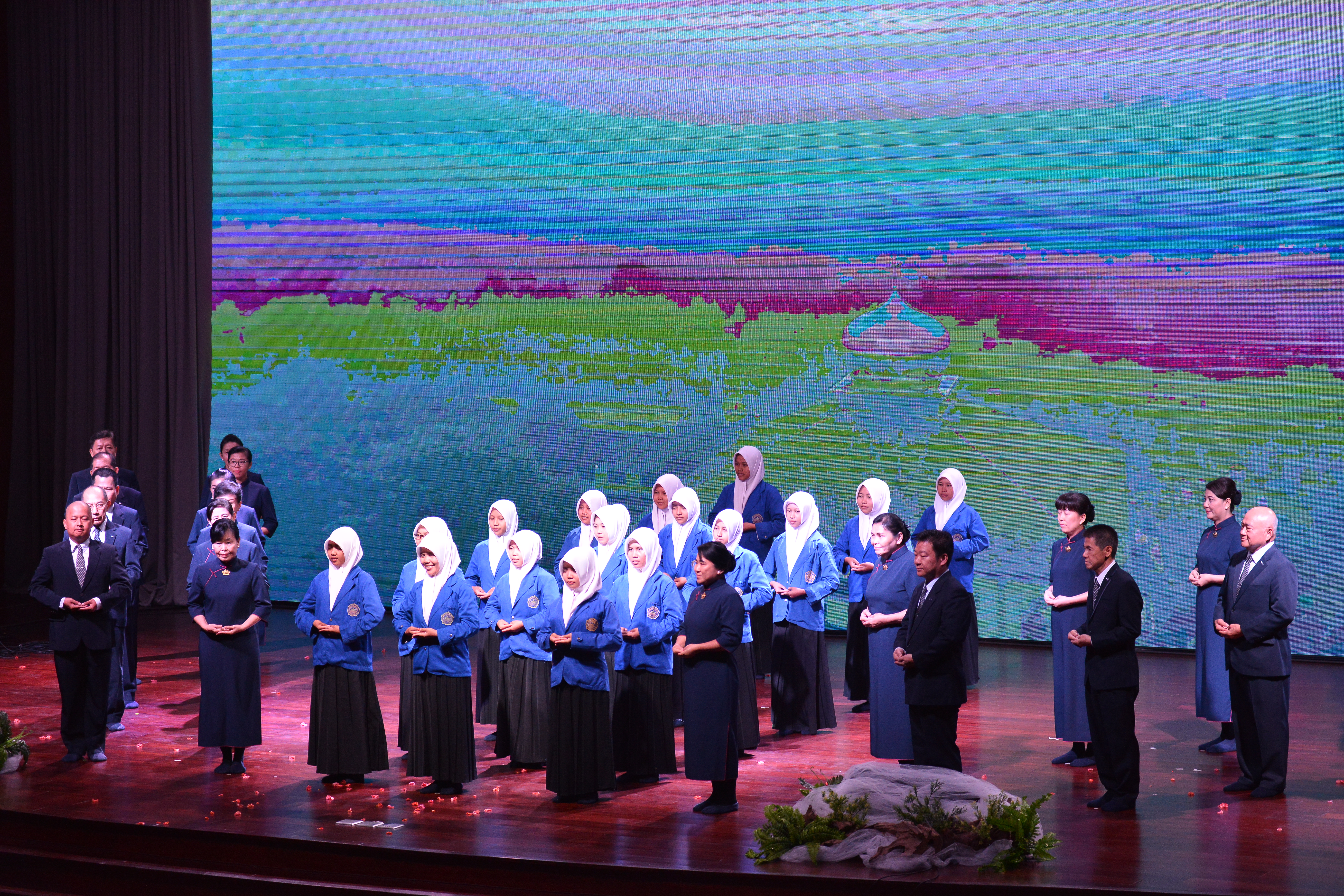 Knitting Interfaith Togetherness through Art Performance