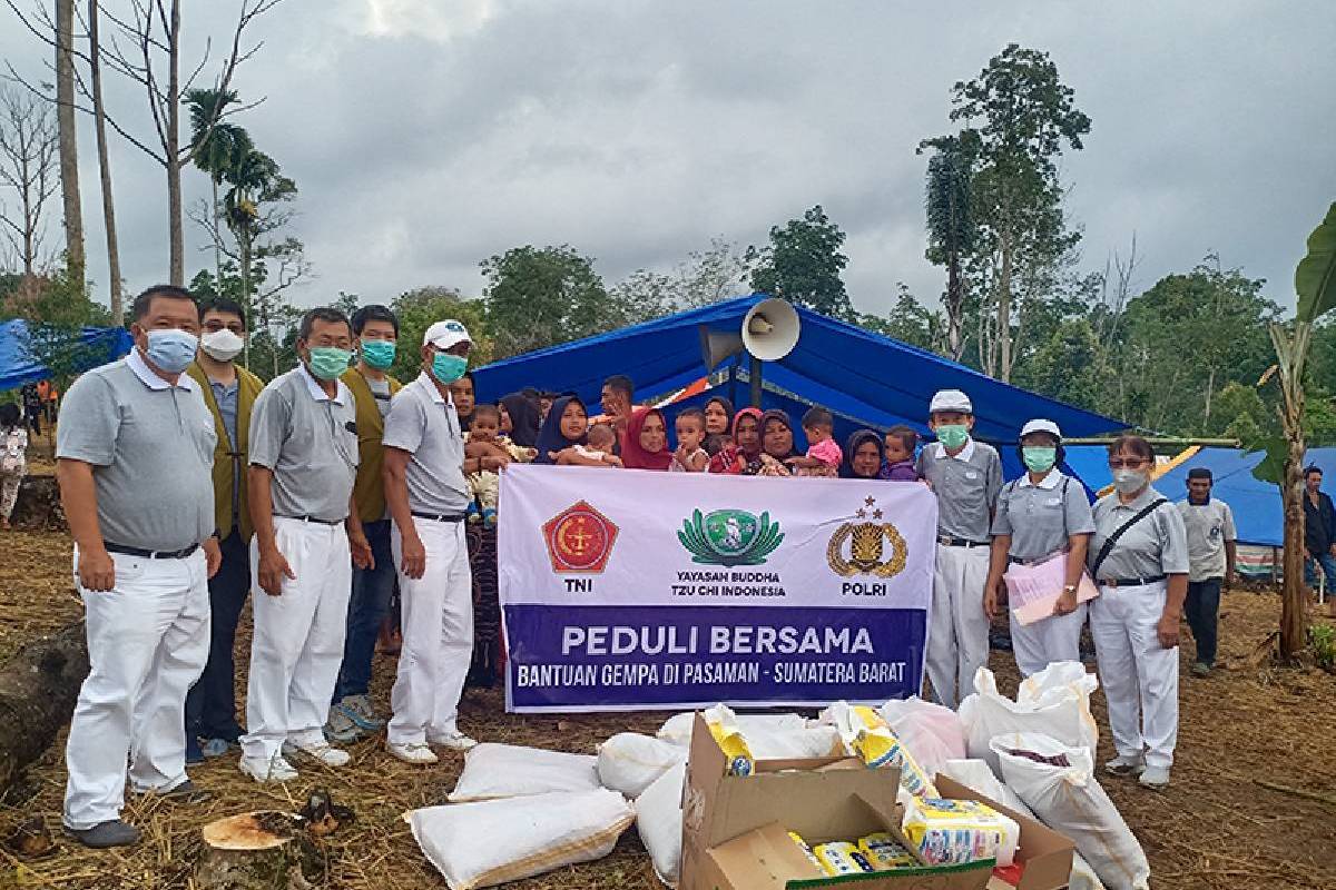 Relieve the Grief of Earthquake Victims in Pasaman, West Sumatra