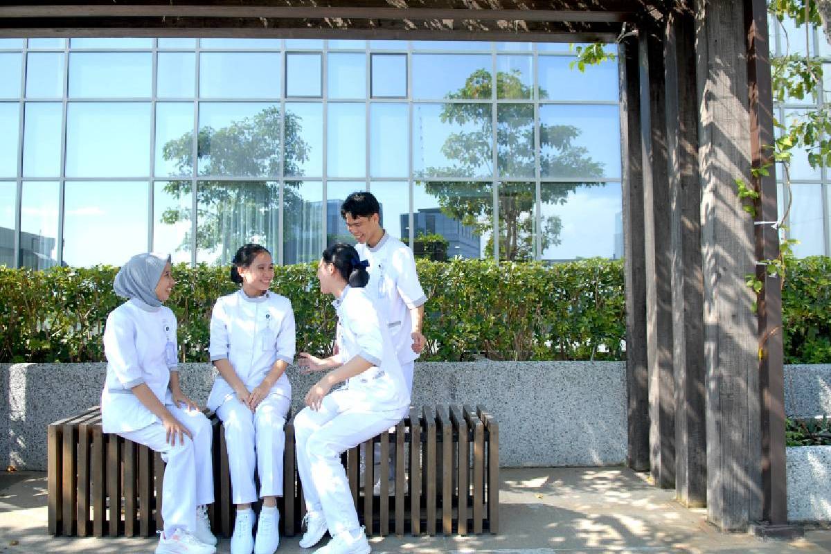 Nurse's dream ignited by remote clinic in Indonesia