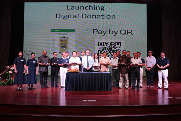 Peluncuran celengan bambu digital yang diresmikan pada saat gathering anak asuh beasiswa dan pasien di Tzu Chi Center, Pantai Indah Kapuk. (17/07/16).