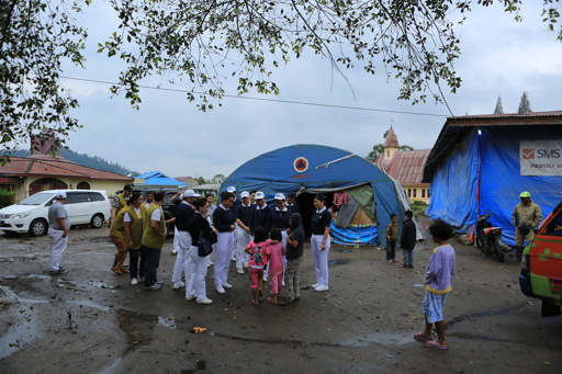 Posko ini menampung 265 kepala keluarga atau 1040 warga dari Desa Kutagugung, yang merupakan desa terparah yang terkena dampak erupsi gunung Sinabung.