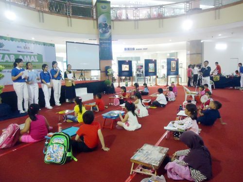 Serangkaian acara lainnya juga turut meramaikan acara bazar, salah satunya kegiatan lomba mewarnai untuk anak-anak tingkat TK – 2 SD. Acara lomba mewarnai ini dihandle oleh anak-anak Tzu Ching dan Tzu Shao.