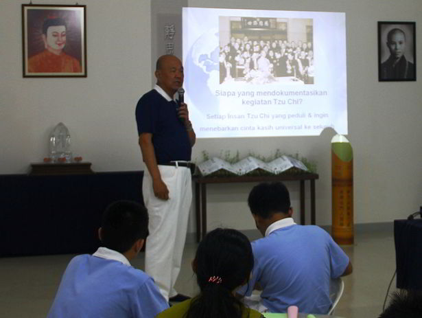 Djaya Iskandar Relawan Tzu Chi Batam