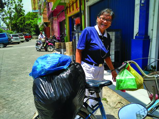 Relawan Tzu Chi Pekanbaru : Roslina