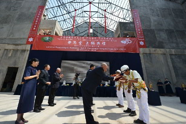 Topping Off Aula Jing Si Batam: Menuju Rumah Baru