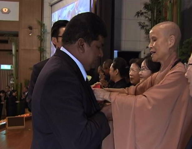 Ceramah Master Cheng Yen: Mempertahankan Hati Buddha dan Tekad Guru