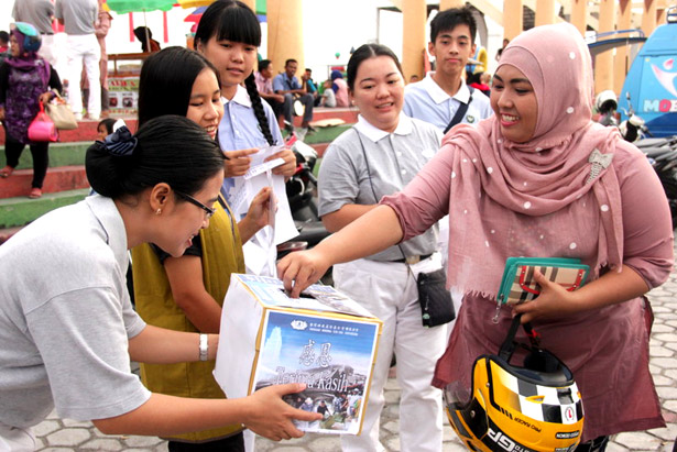 http://www.tzuchi.or.id/read-berita/bersumbangsih-untuk-korban-gempa-aceh/6370