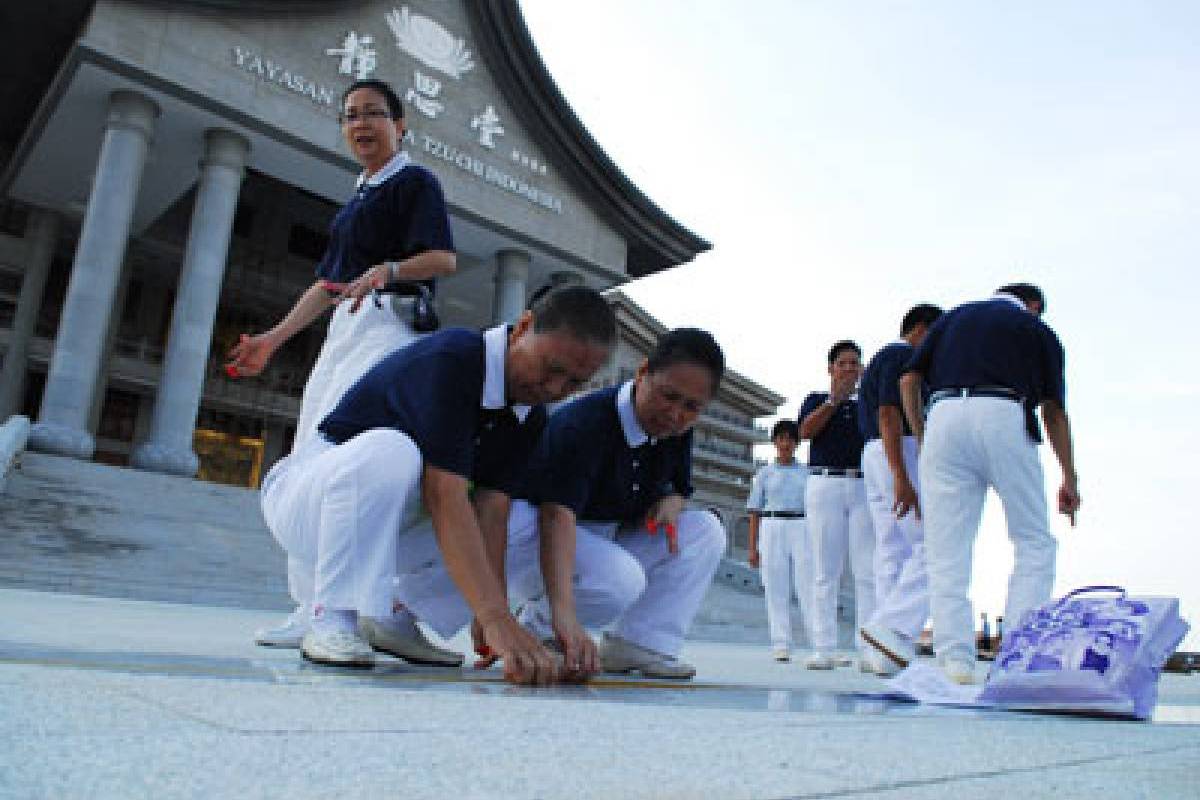 Persiapan Perayaan Hari Waisak, Hari Ibu, dan Hari Tzu Chi Sedunia