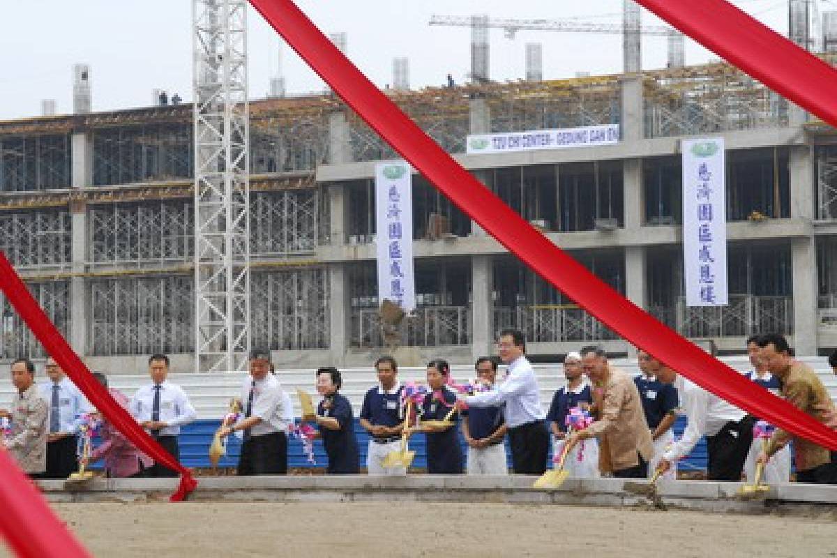 Peletakan Batu Pertama Sekolah Tzu Chi: Membentuk Manusia Berbudi