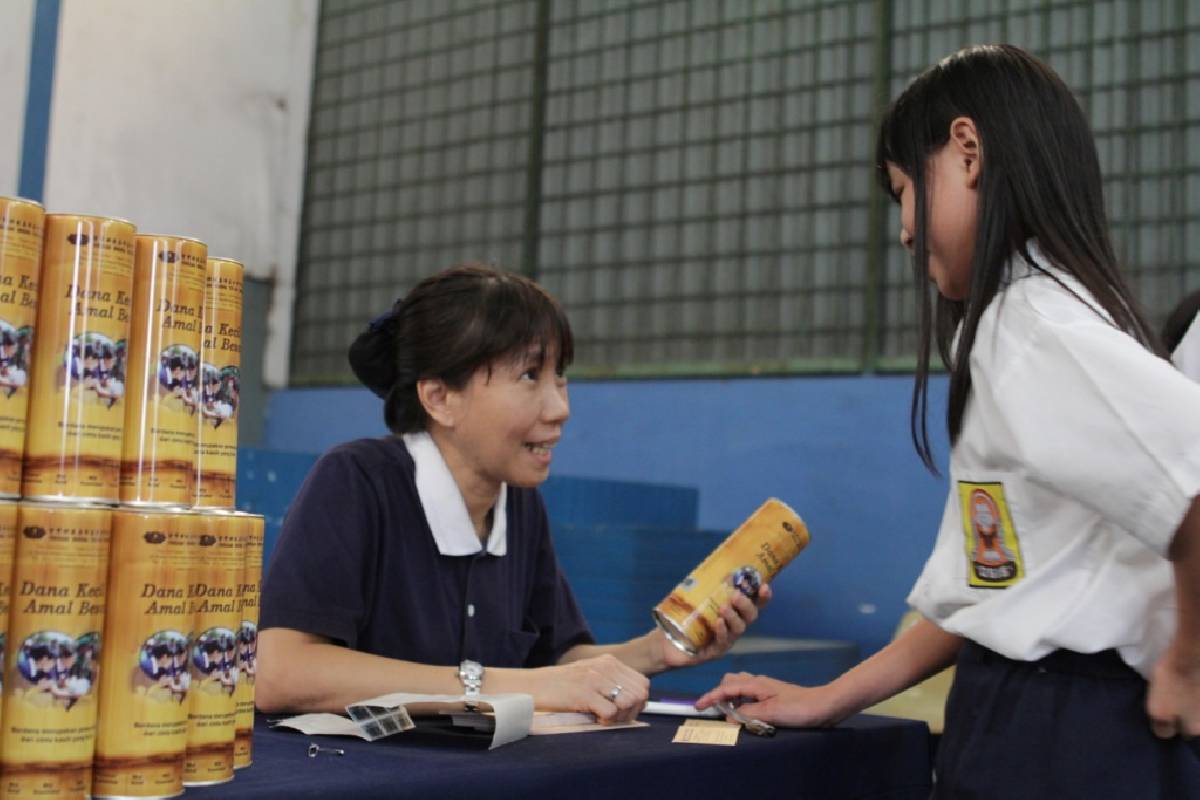 Indahnya Gemerincing Cinta Kasih