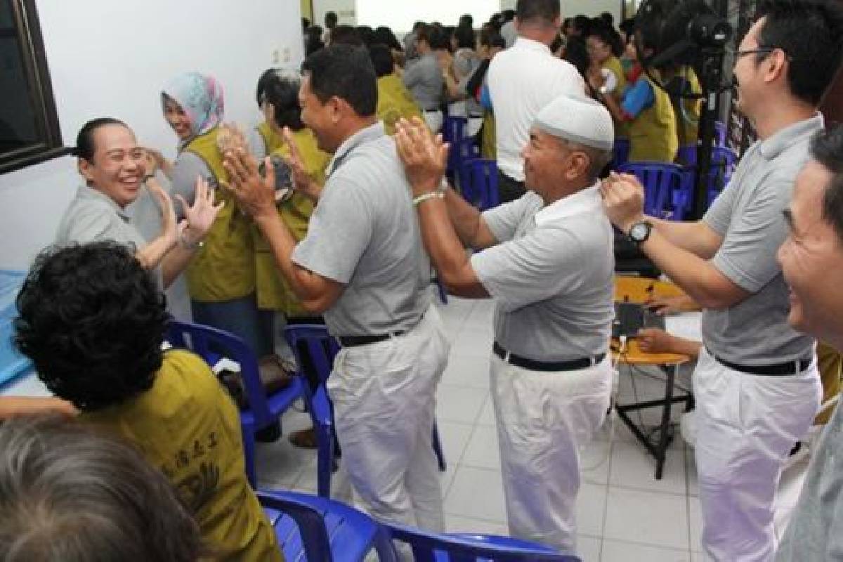 Menyemai Bibit Cinta Kasih di Tanah Biak