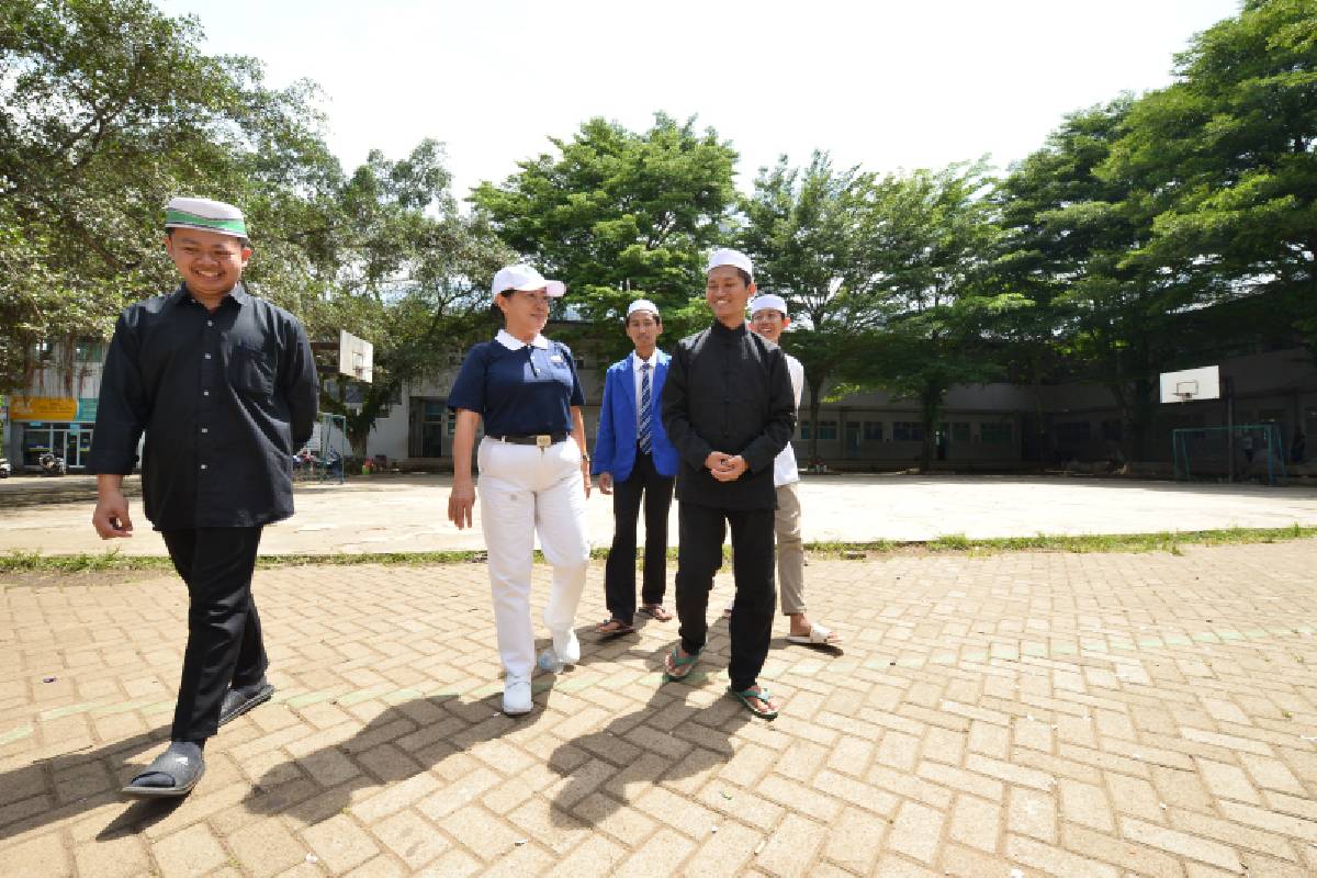 Keren!! Santri di Sini, Cas Cis Cus Berbahasa Mandarin