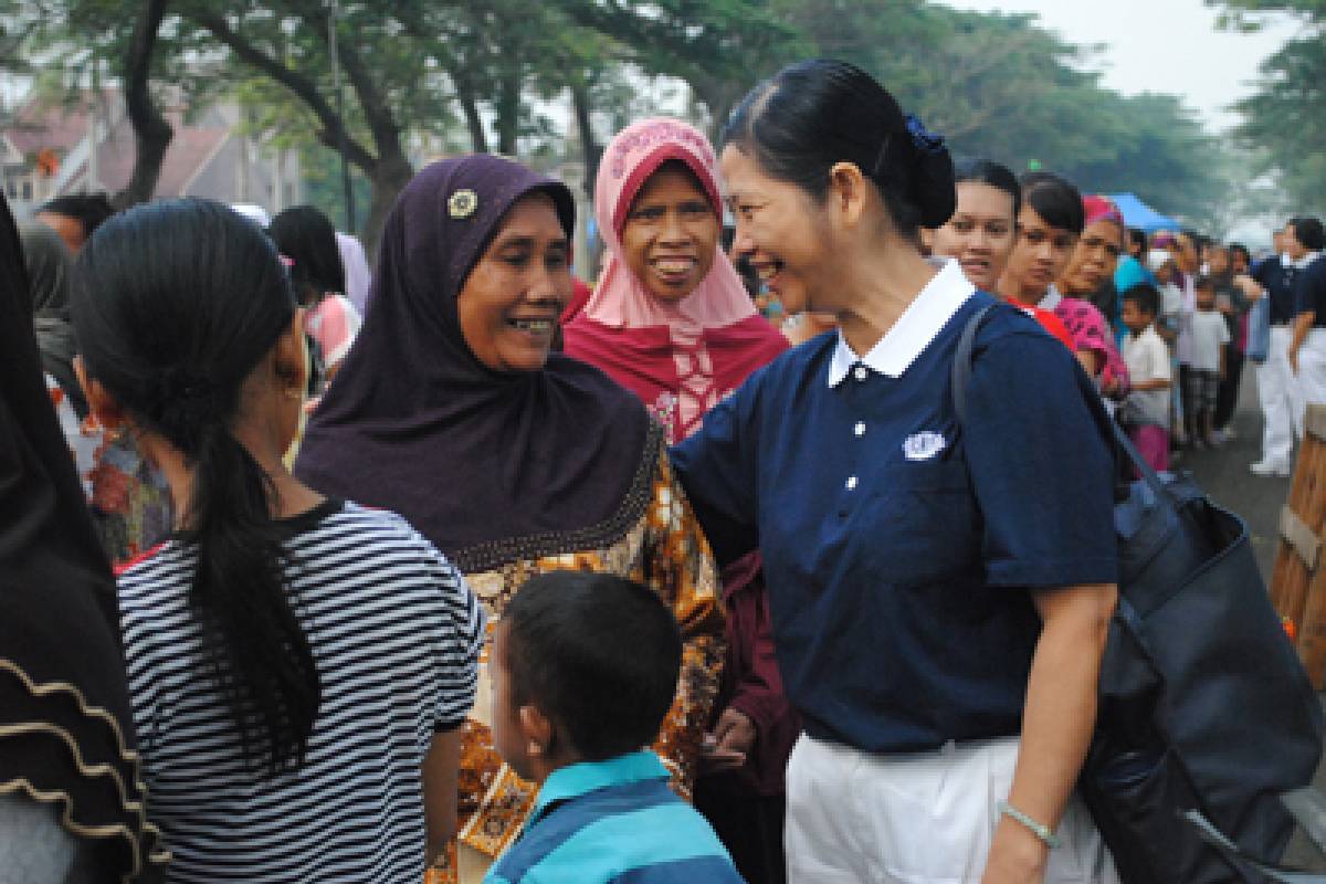 Pembagian Beras Cinta Kasih di Kamal Jakarta Barat