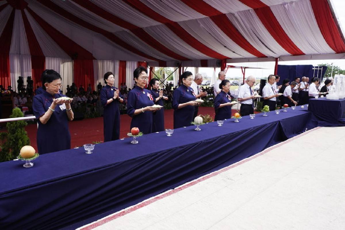 Rasa Haru dan Syukur Warnai Topping Off Tzu Chi School PIK 2 
