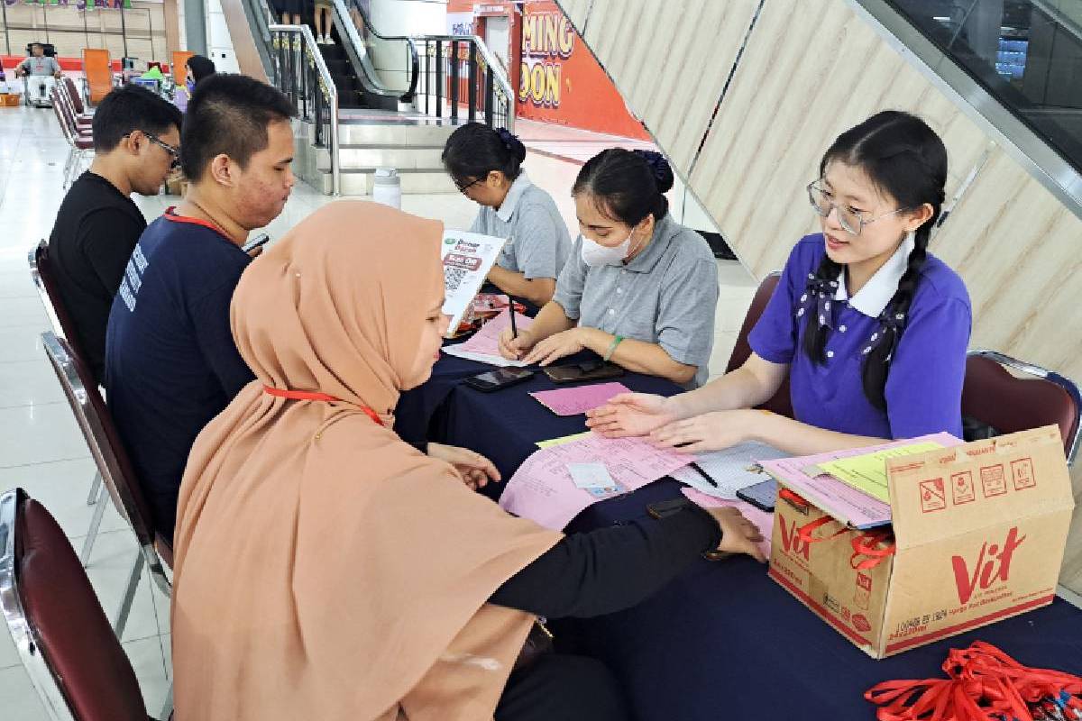 Donor Darah: Semangat Berbagi di Festival Kue Bulan Tzu Chi Pekanbaru