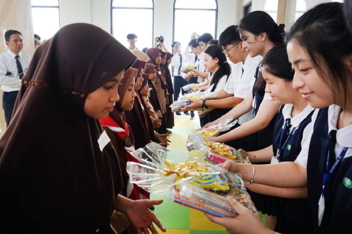 Perpustakaan untuk Adik-adik di Madrasah Ibtidaiyah Nurul Islam Kamal Muara