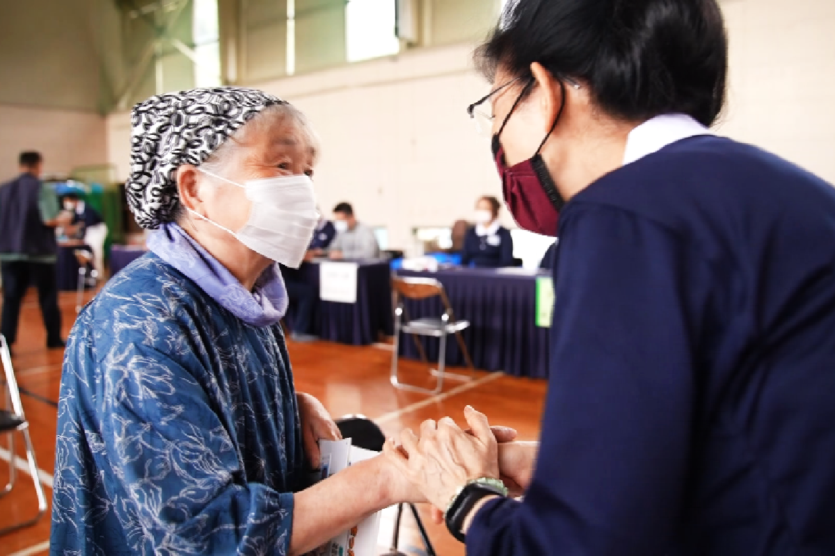 Ceramah Master Cheng Yen: Menyebarkan Dharma dan Membawa Manfaat bagi Sesama