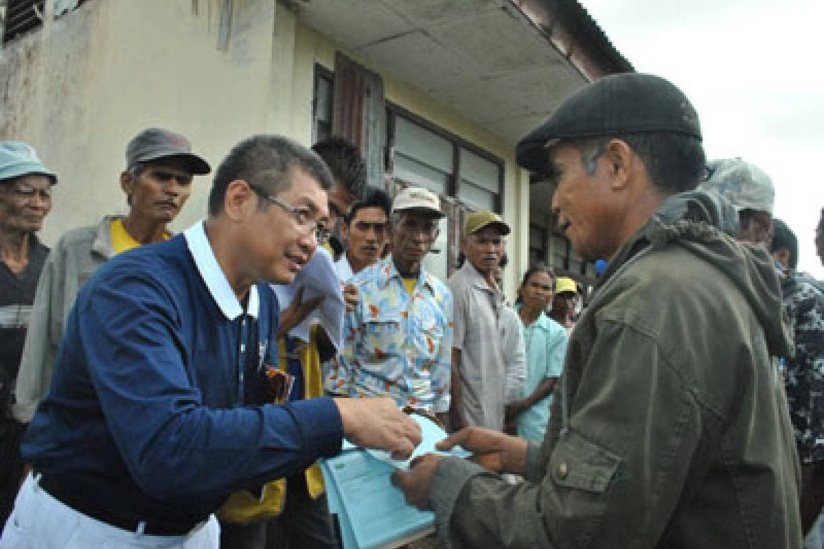 Pembagian Beras di Kaliuda, NTT