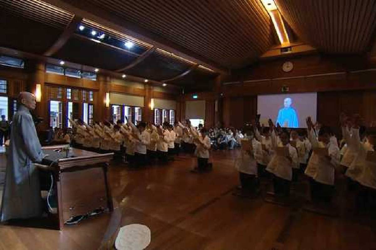 Ceramah Master Cheng Yen: Bersumbangsih Tanpa Pamrih bagai Tabib Agung