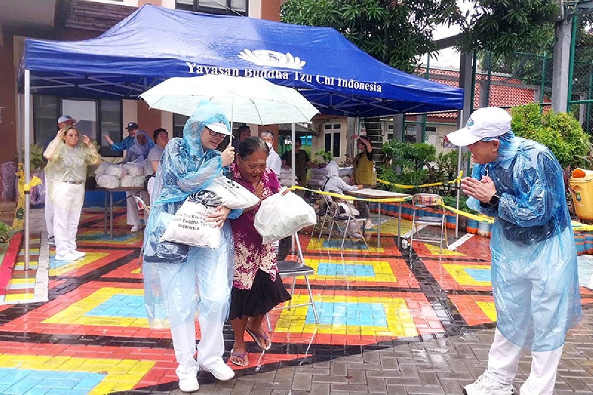 Sebanyak 2.029 Paket Lebaran untuk Warga Tangerang