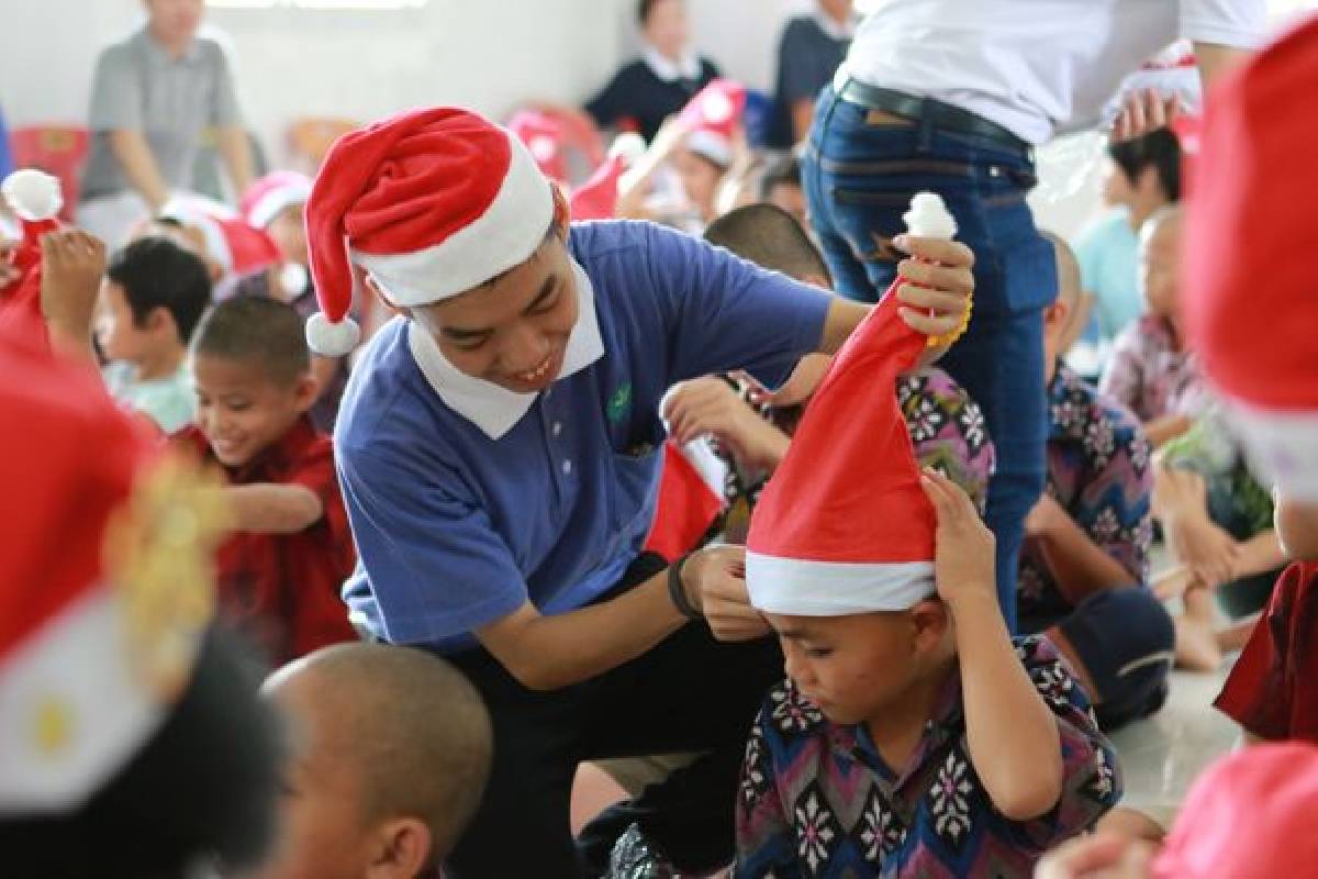 Menyambut Natal Bersama Anak Panti Asuhan