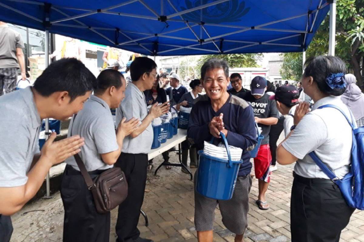 Tzu Chi Salurkan Kembali Bantuan Banjir di Periuk Tangerang
