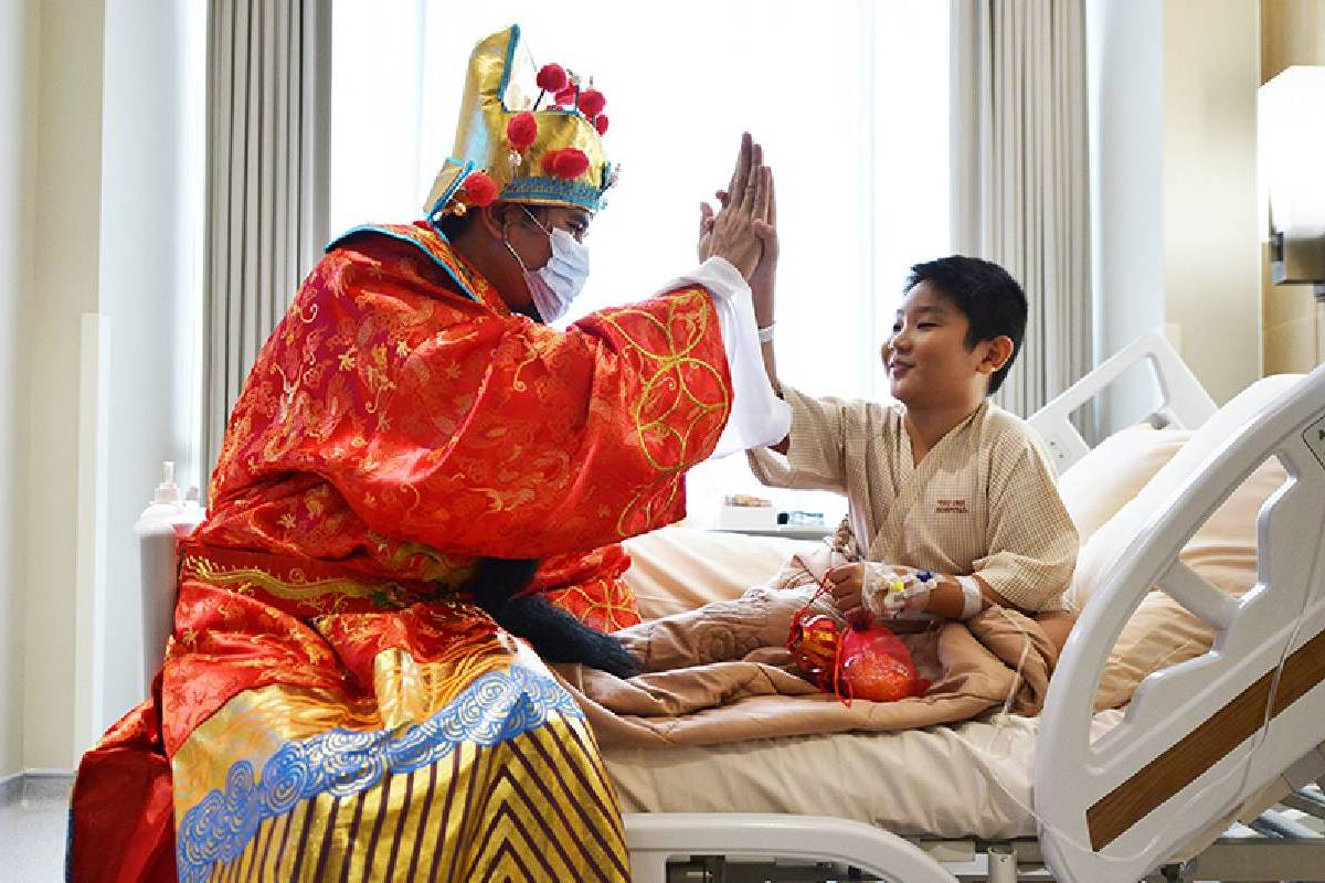 Berbagi Berkah dan Perhatian menyambut Imlek di Tzu Chi Hospital