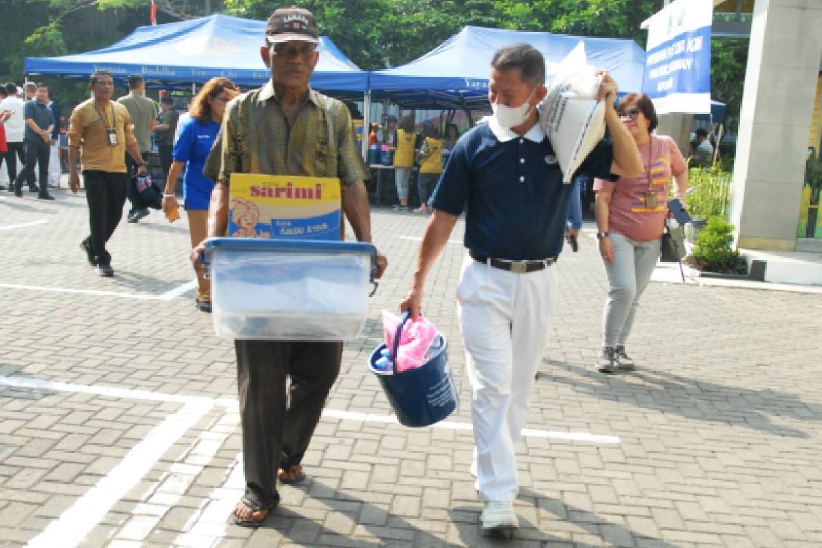 Turut Berempati Meringankan Beban Warga Korban Kebakaran di Kapuk Muara