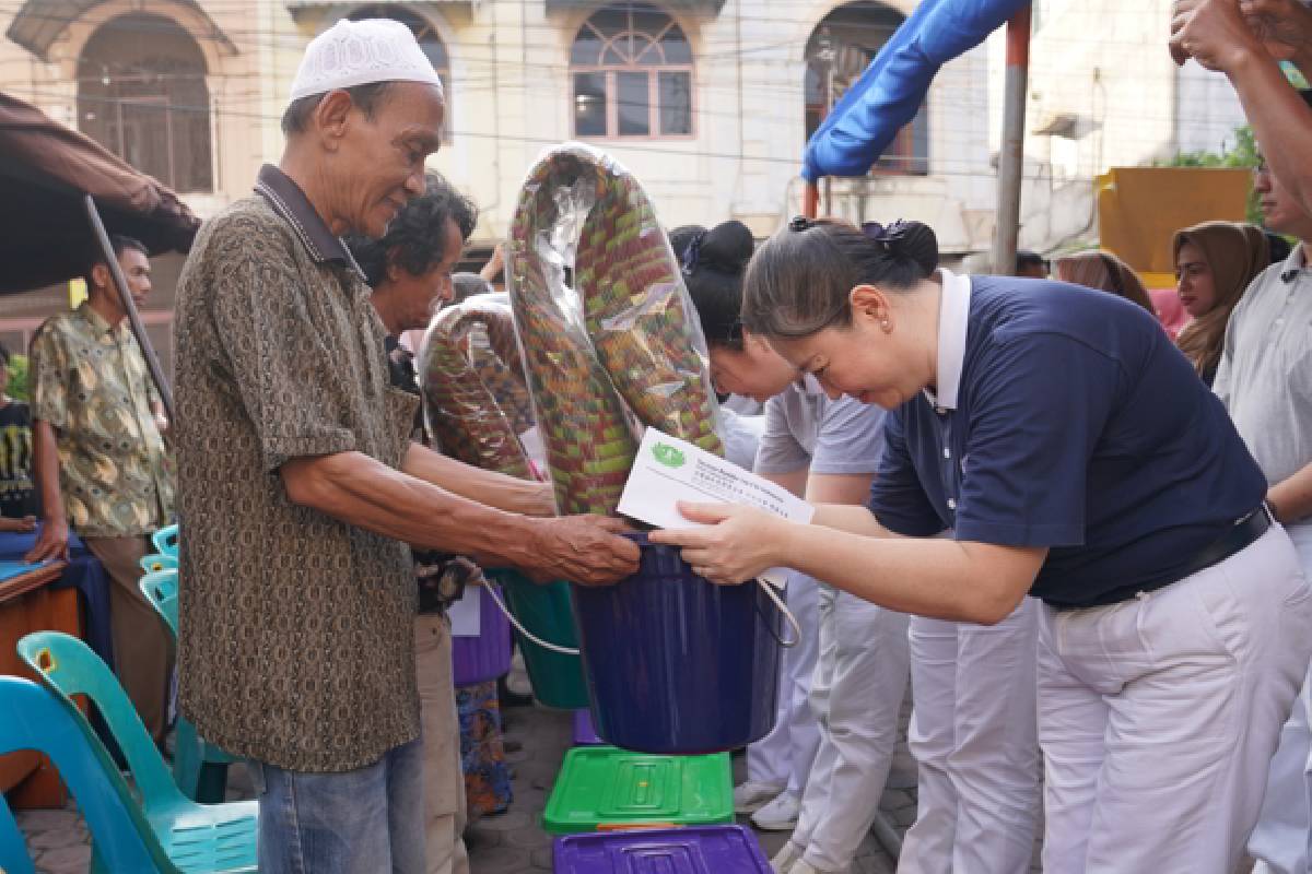 Meringankan Duka Korban Kebakaran di Medan