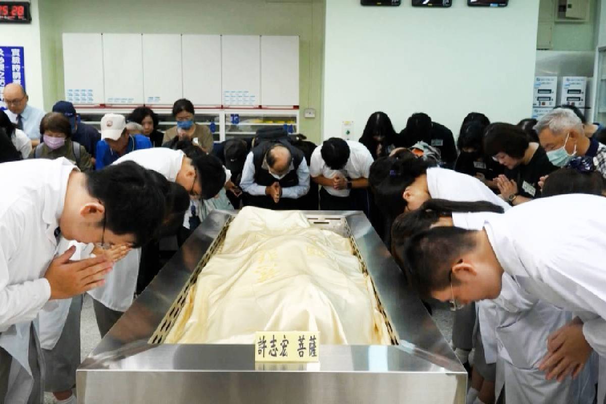 Ceramah Master Cheng Yen: Membina Karakter yang Baik dan Mempraktikkan Kebajikan