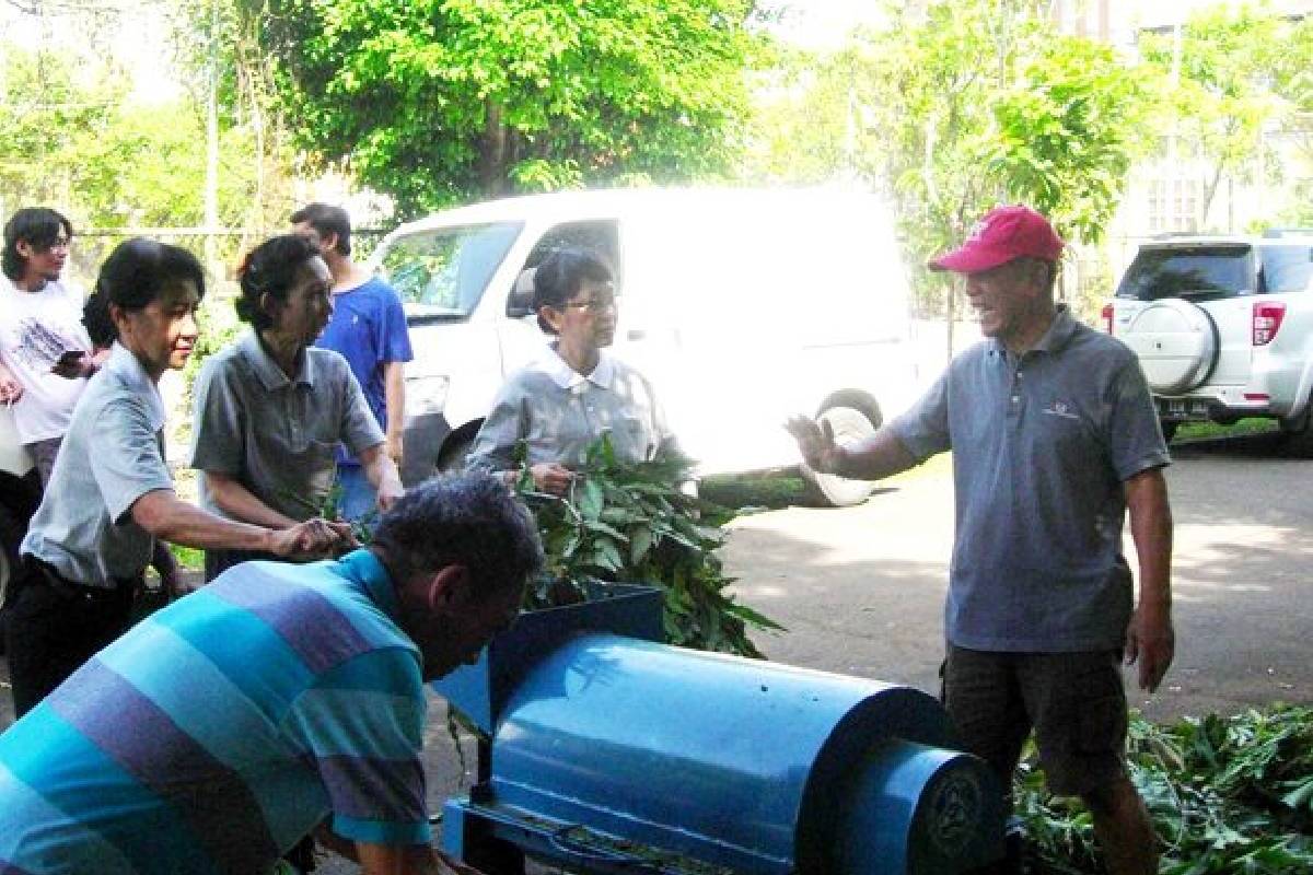 Mengolah Sampah Jadi Pupuk Sayur dan Tanaman Buah 