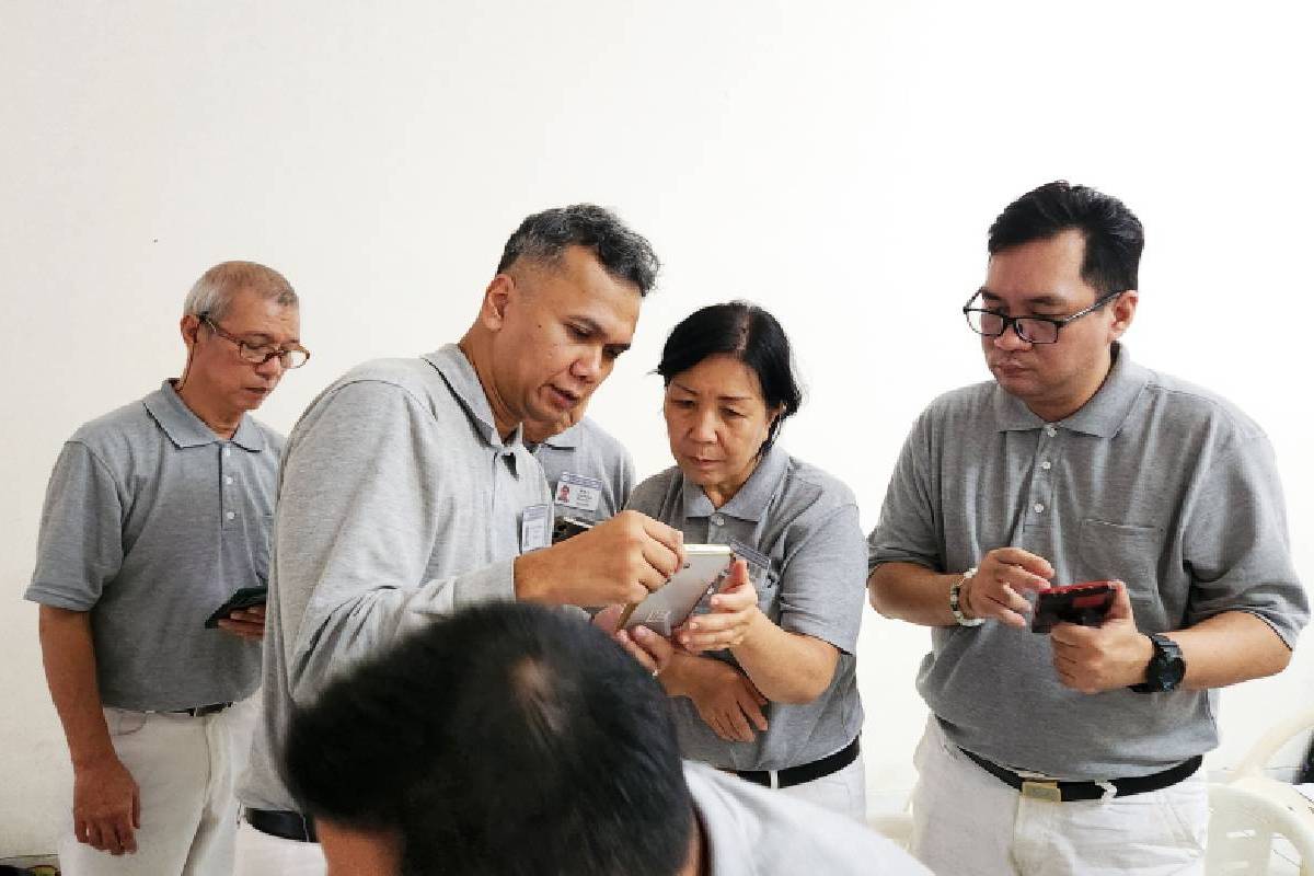 Belajar Memotret Berbudaya Humanis dengan Handphone