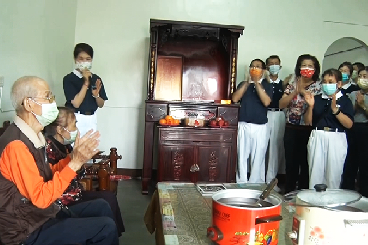 Ceramah Master Cheng Yen: Membimbing Semua Makhluk Menuju Kebajikan dan Kecemerlangan                                                                                                                          