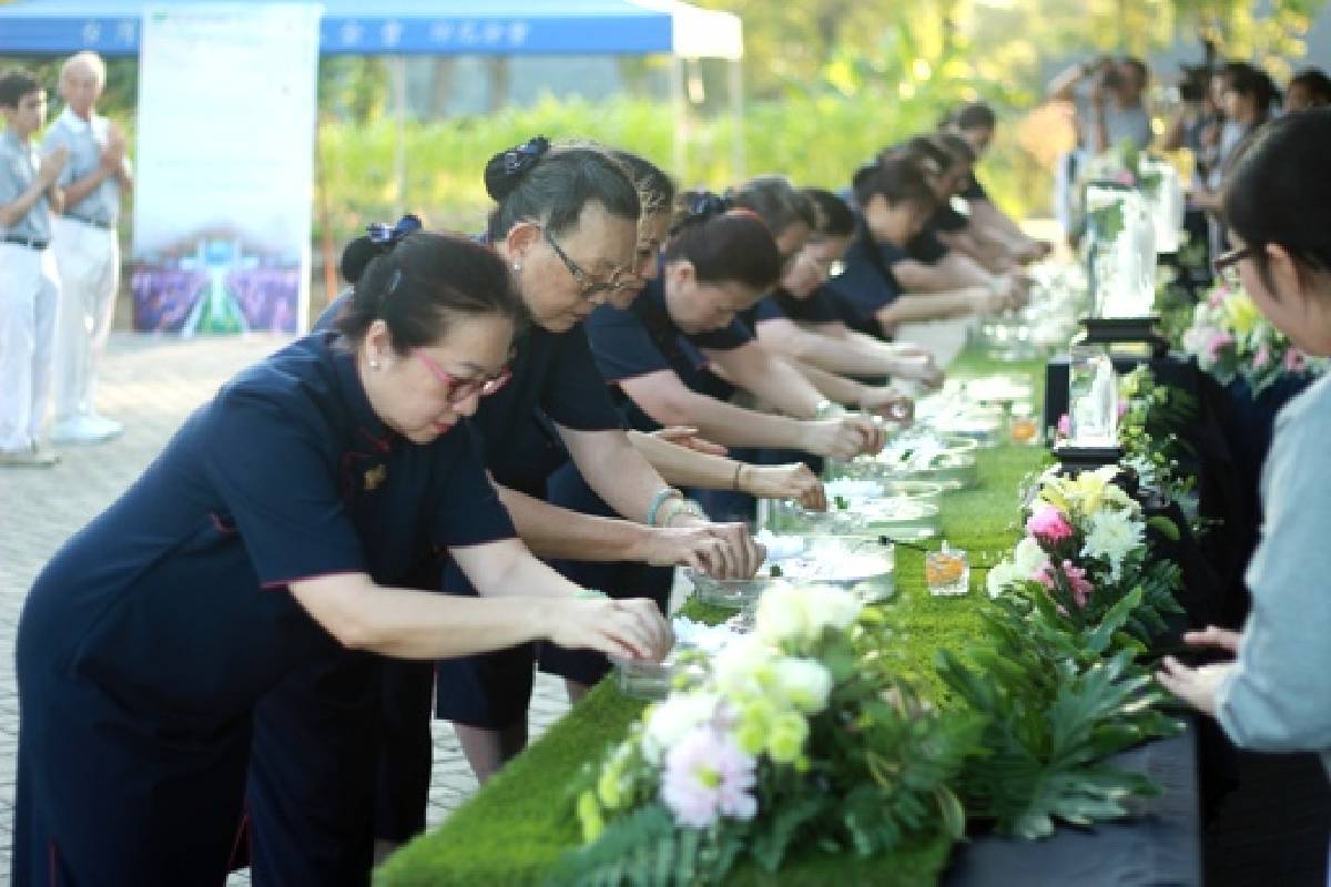 Waisak Tzu Chi 2018: Doa Jutaan Insan Untuk Kedamaian dan Keamanan Surabaya