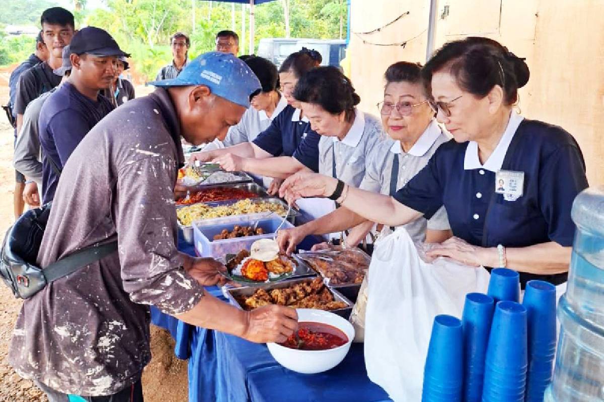 Kebersamaan di Balik Pembangunan Huntap Tzu Chi Padang