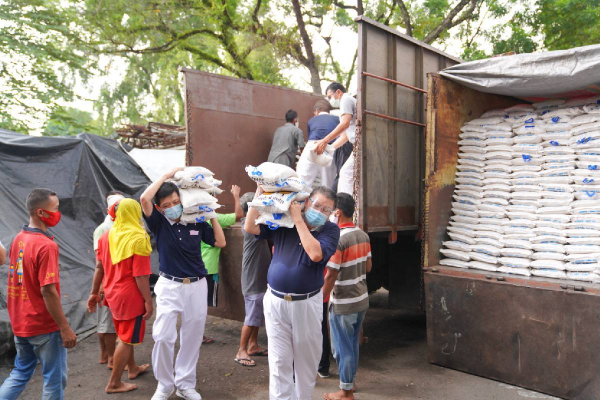 Sambut Lebaran dengan 10.000 Paket Sembako Cinta Kasih