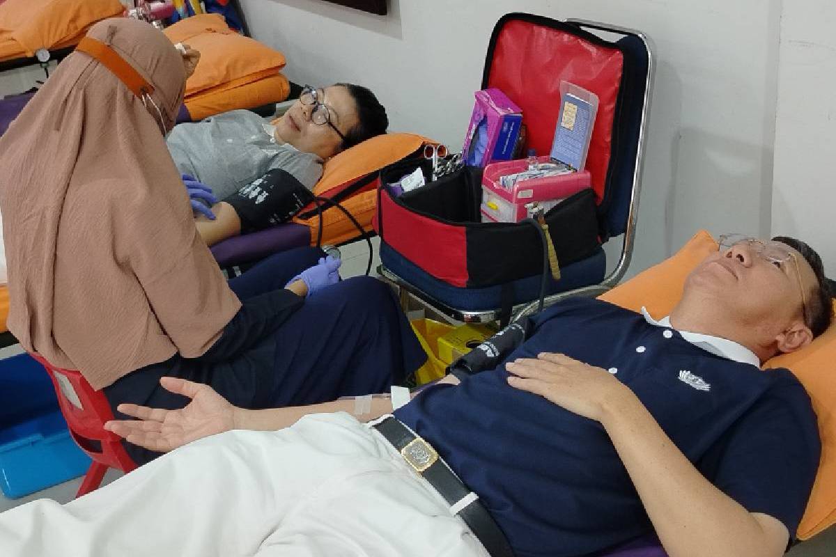 Setetes Darah yang Mengalirkan Kehangatan