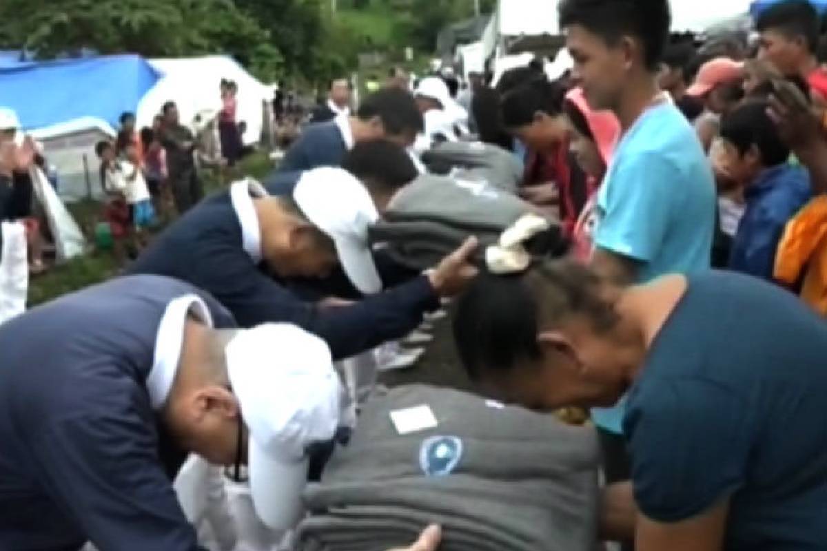 Ceramah Master Cheng Yen: Mengenang perakitan rumah sementara di Filipina.