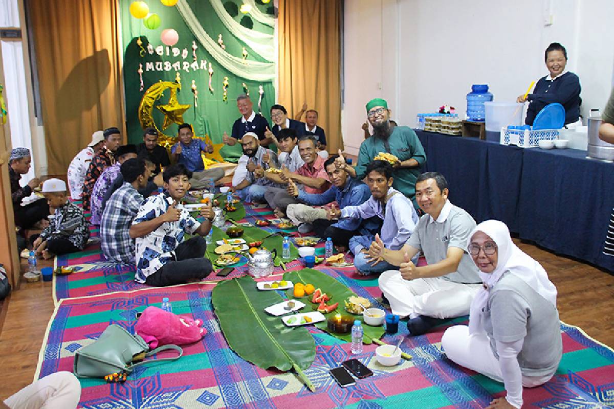 Buka Puasa Bersama dengan Para Seniman Bangunan Tzu Chi Tanjung Balai Karimun