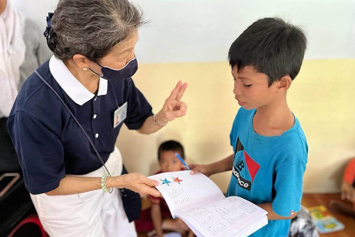 Berbagi Kebahagiaan Bersama Anak-anak Panti Asuhan Al Iman