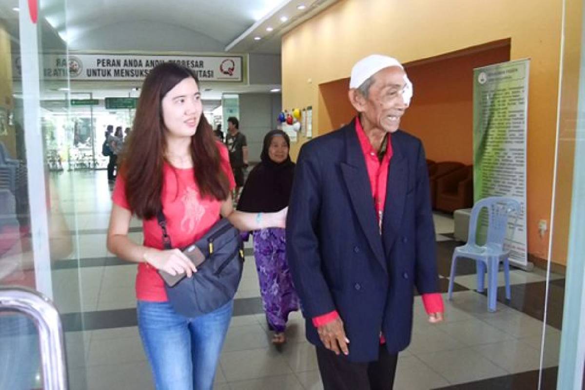 Hubungan Keluarga Terajut di Baksos Kesehatan Tzu Chi Batam