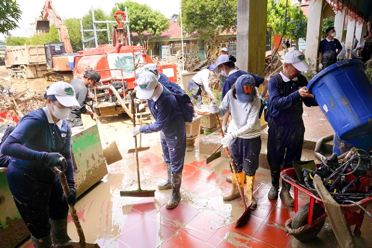 Banjir Sumatera: Sekolah Dibersihkan, Harapan Dihidupkan di Aceh Tamiang