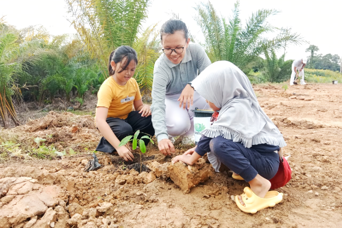 Menanam Pohon untuk Masa Depan