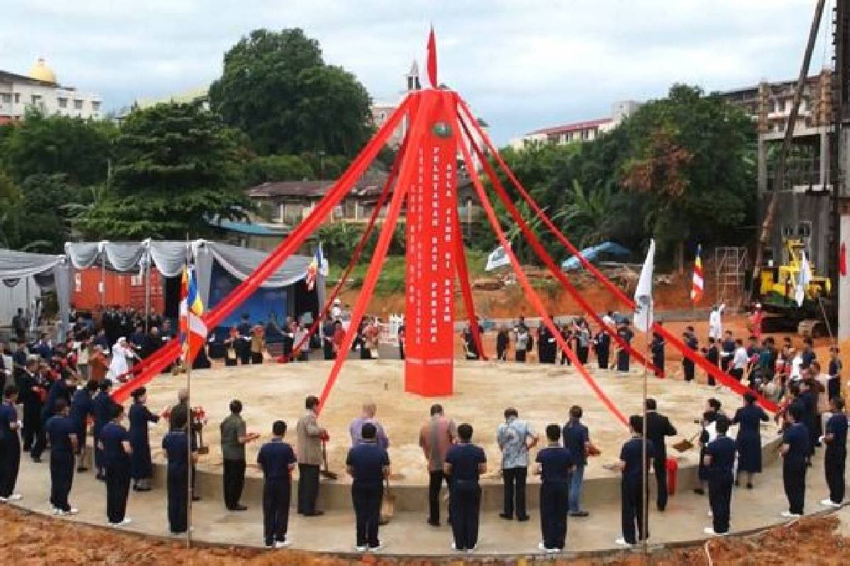 Peletakan Batu Pertama Aula Jing Si Tzu Chi Batam