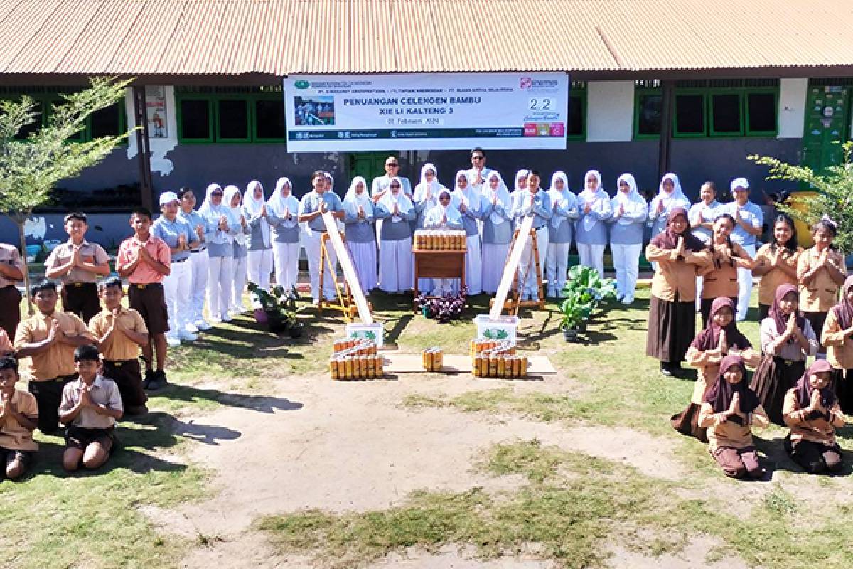 Memupuk Berkah dan Meneruskan Cinta Kasih melalui Penuangan Celengan Bambu