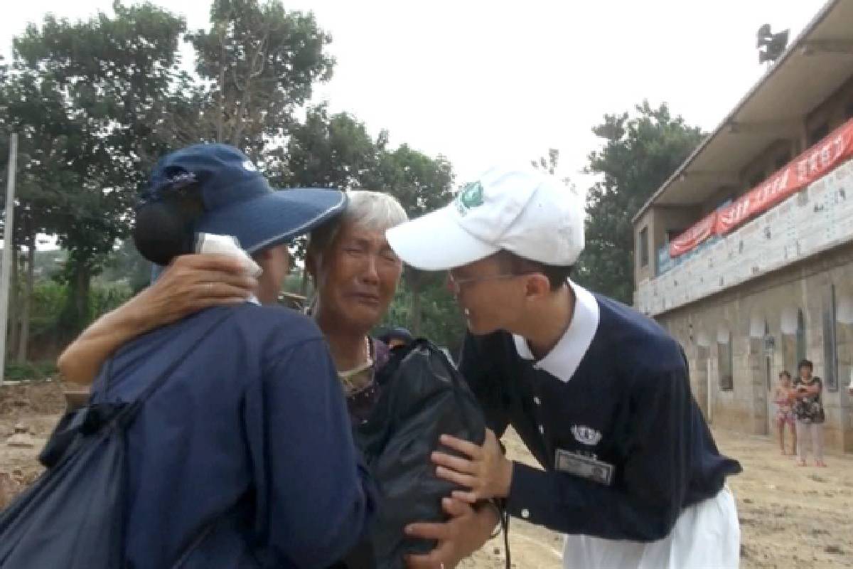 Ceramah Master Cheng Yen: Membuktikan Silsilah Dharma dan Menyebarluaskan Mazhab Tzu Chi